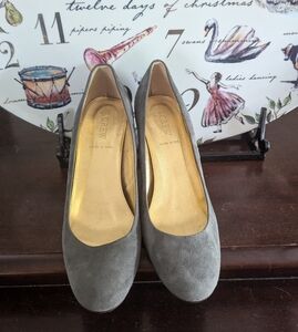 J Crew suede pumps